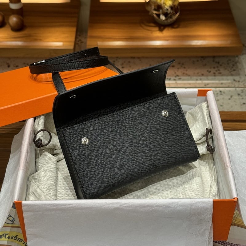 本革ショルダーバッグ ショルダーポシェット エトゥープ 白 茶