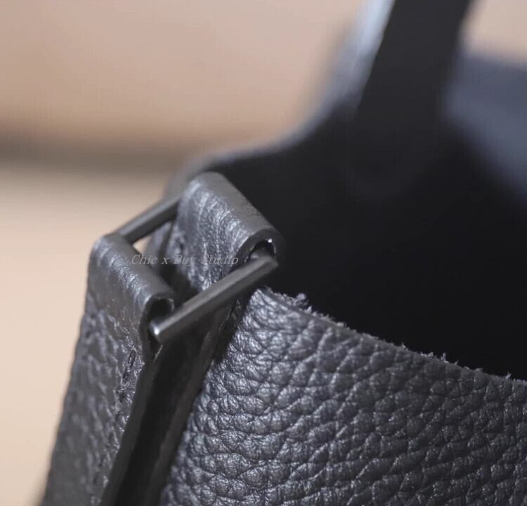 本革キューブバッグ ソーブラック 黒 18cm 22cm モノクローム