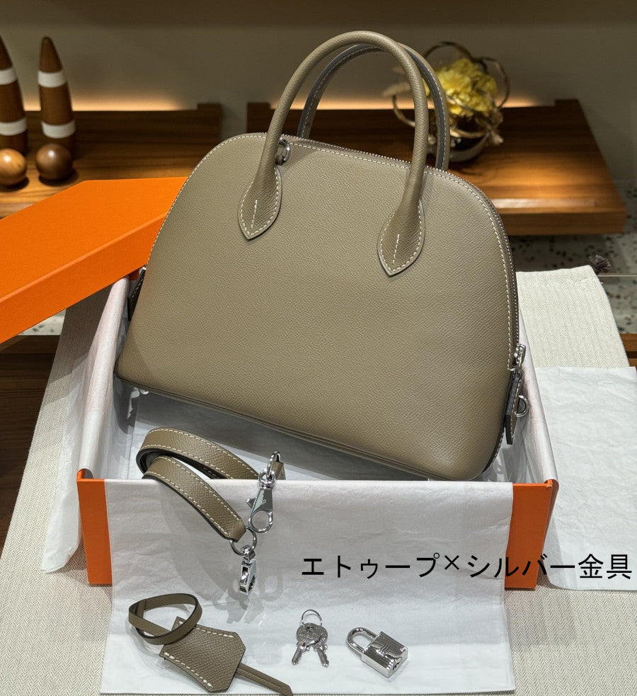 本革ブガッティハンドバッグ エトゥープ 黒 ゴールド 25cm ボリード風 エプソン風