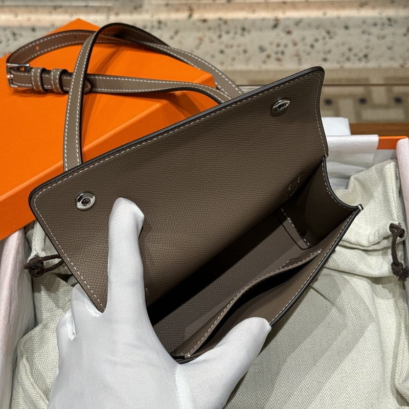 本革ショルダーバッグ ショルダーポシェット エトゥープ 白 茶