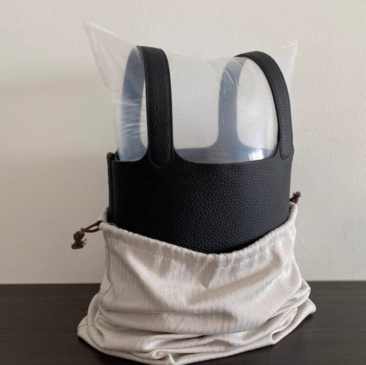 本革キューブバッグ ソーブラック 黒 18cm 22cm モノクローム