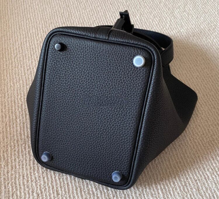 本革キューブバッグ ソーブラック 黒 18cm 22cm モノクローム