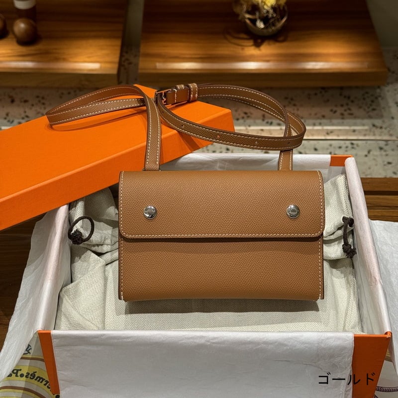 本革ショルダーバッグ ショルダーポシェット エトゥープ 白 茶