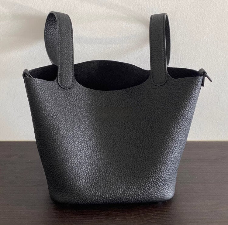 本革キューブバッグ ソーブラック 黒 18cm 22cm モノクローム