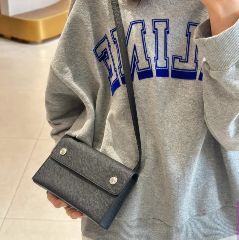 本革ショルダーバッグ ショルダーポシェット エトゥープ 白 茶