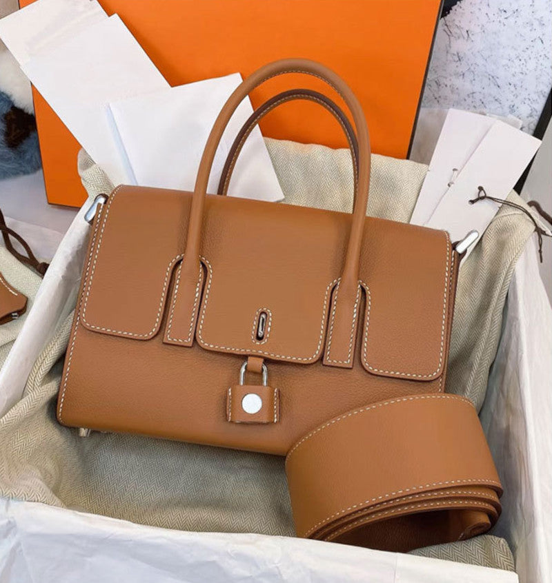 本革ショルダーバッグ 鍵付きバッグ ブガッティバッグ 黒 ゴールド エトゥープ グレー