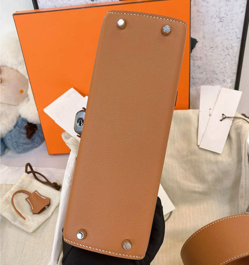 本革ショルダーバッグ 鍵付きバッグ ブガッティバッグ 黒 ゴールド エトゥープ グレー