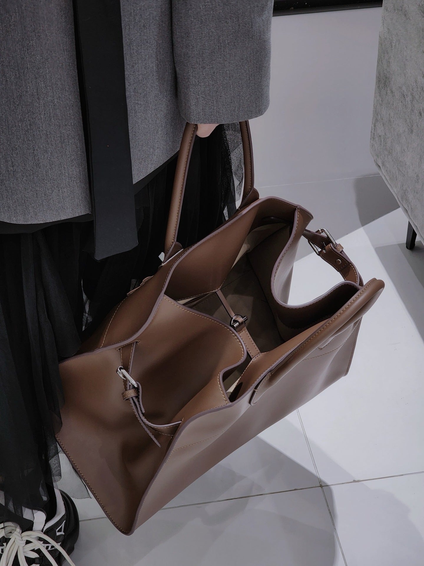 サイドベルト本革トートバッグ 10 12インチ ソフトレザー 2wayタイプバック ブラック トープ エクリュ