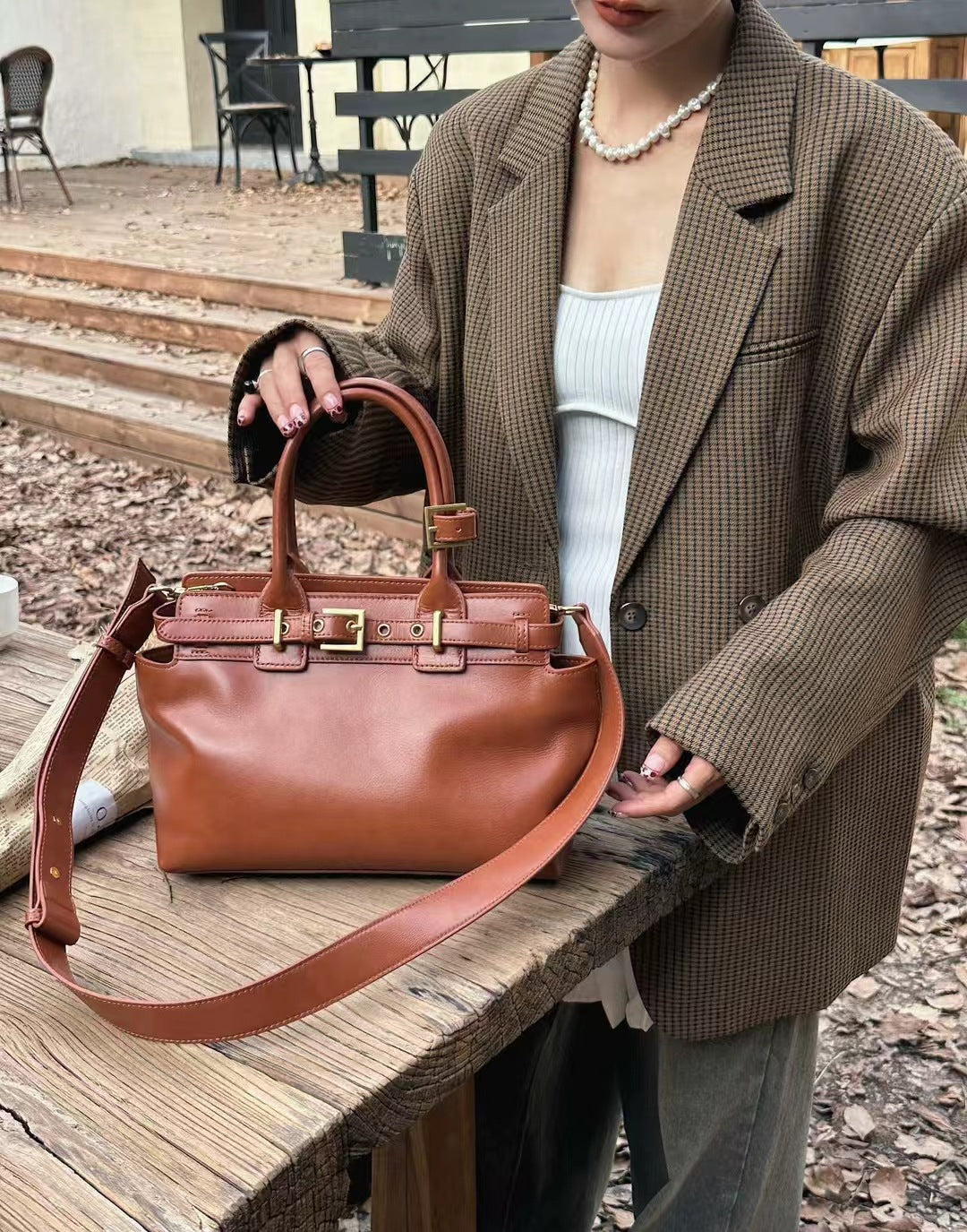 本革トートバッグ 2wayタイプバック ブラック グレー 白 黒茶 ベージュ