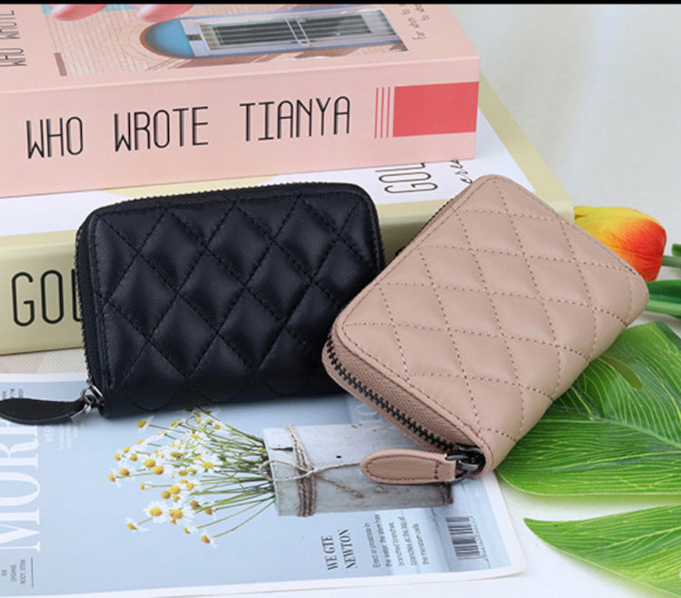 羊革財布 ラムスキン財布 マトラッセ財布 本革二つ折り財布 ラウンドファスナー 黒 グリーン ピンク ベージュ