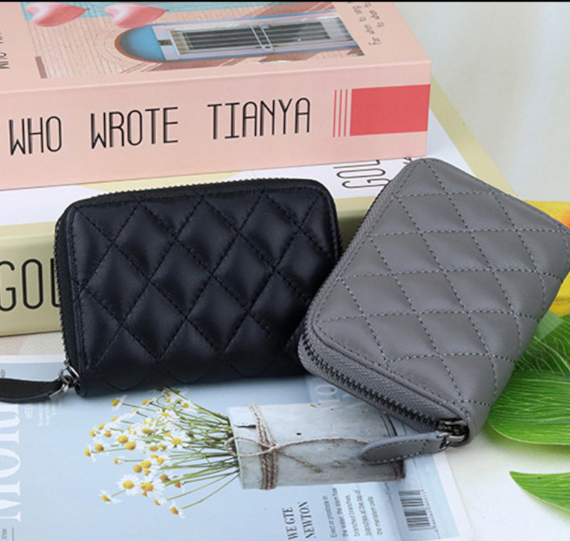 羊革財布 ラムスキン財布 マトラッセ財布 本革二つ折り財布 ラウンドファスナー 黒 グリーン ピンク ベージュ