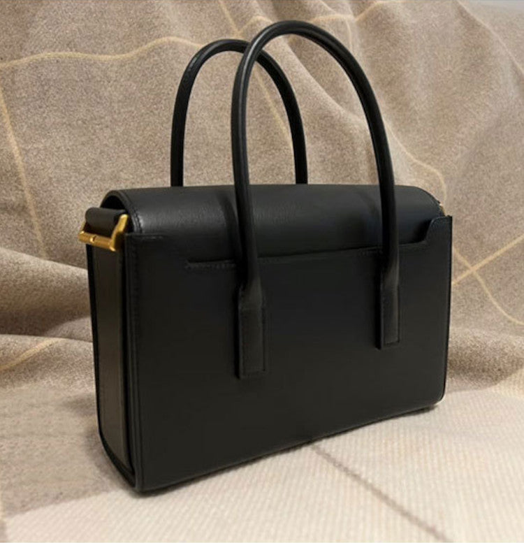 本革ショルダーバッグ 鍵付きバッグ ブガッティバッグ 黒 ゴールド エトゥープ グレー