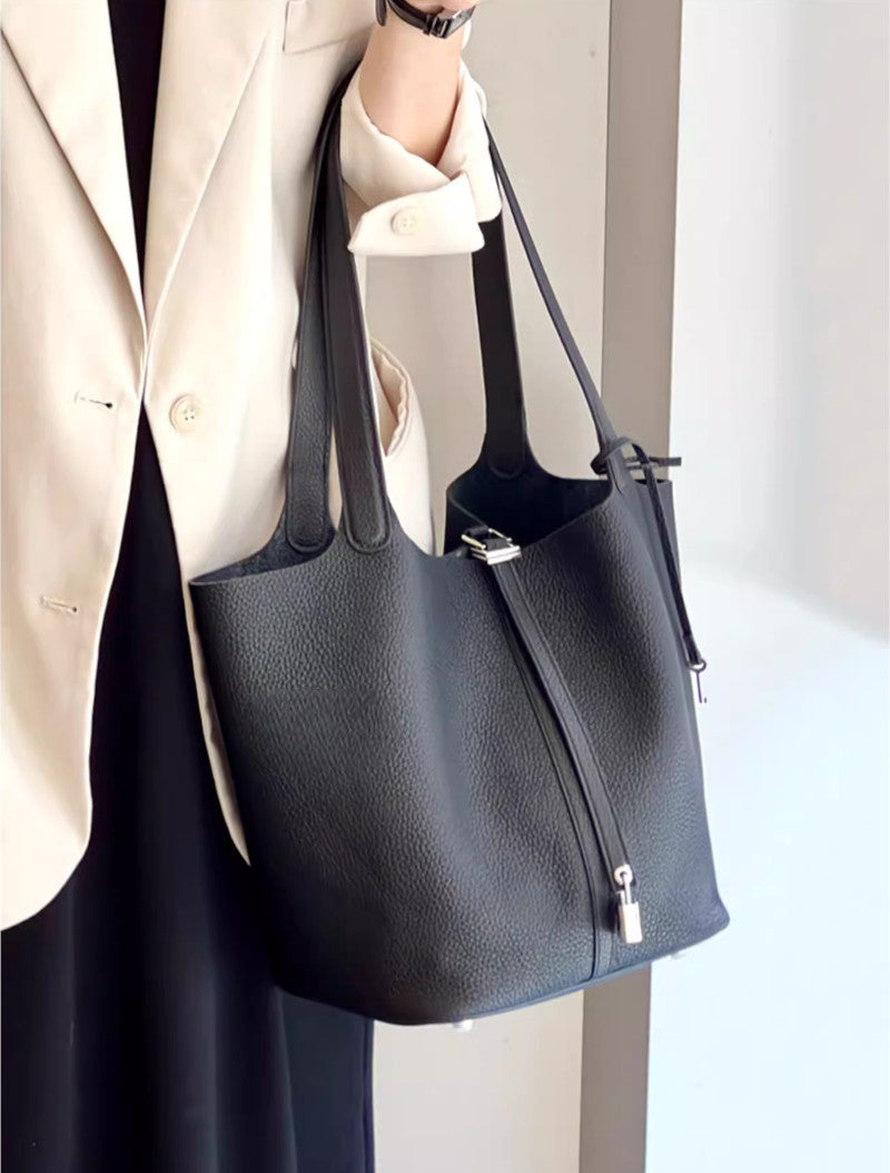 キューブバッグ 本革  ショルダーバッグ レディース エトゥープ バイカラー