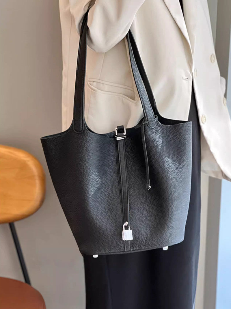 キューブバッグ 本革  ショルダーバッグ レディース エトゥープ バイカラー