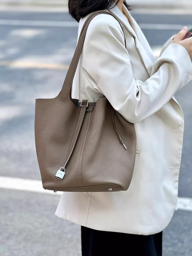 キューブバッグ 本革  ショルダーバッグ レディース エトゥープ バイカラー